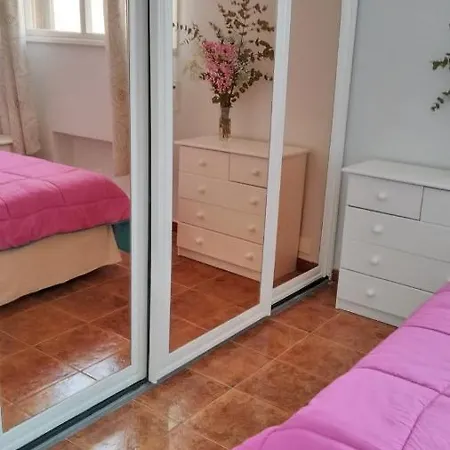 Apartamento El Faro Apartment *